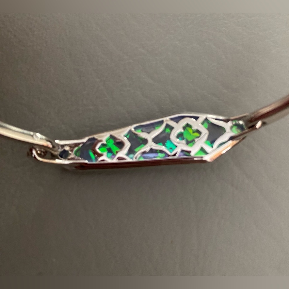 Kendra Scott GORGEOUS Iridescent Opal Teardrop Silver Bangle Bracelet - Picture 4 of 7